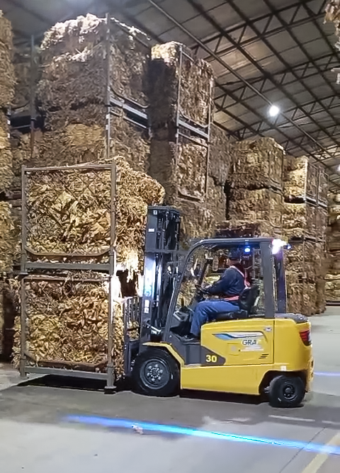 徐工鲲鹏电动叉车：烟草运输的安全高效新选择