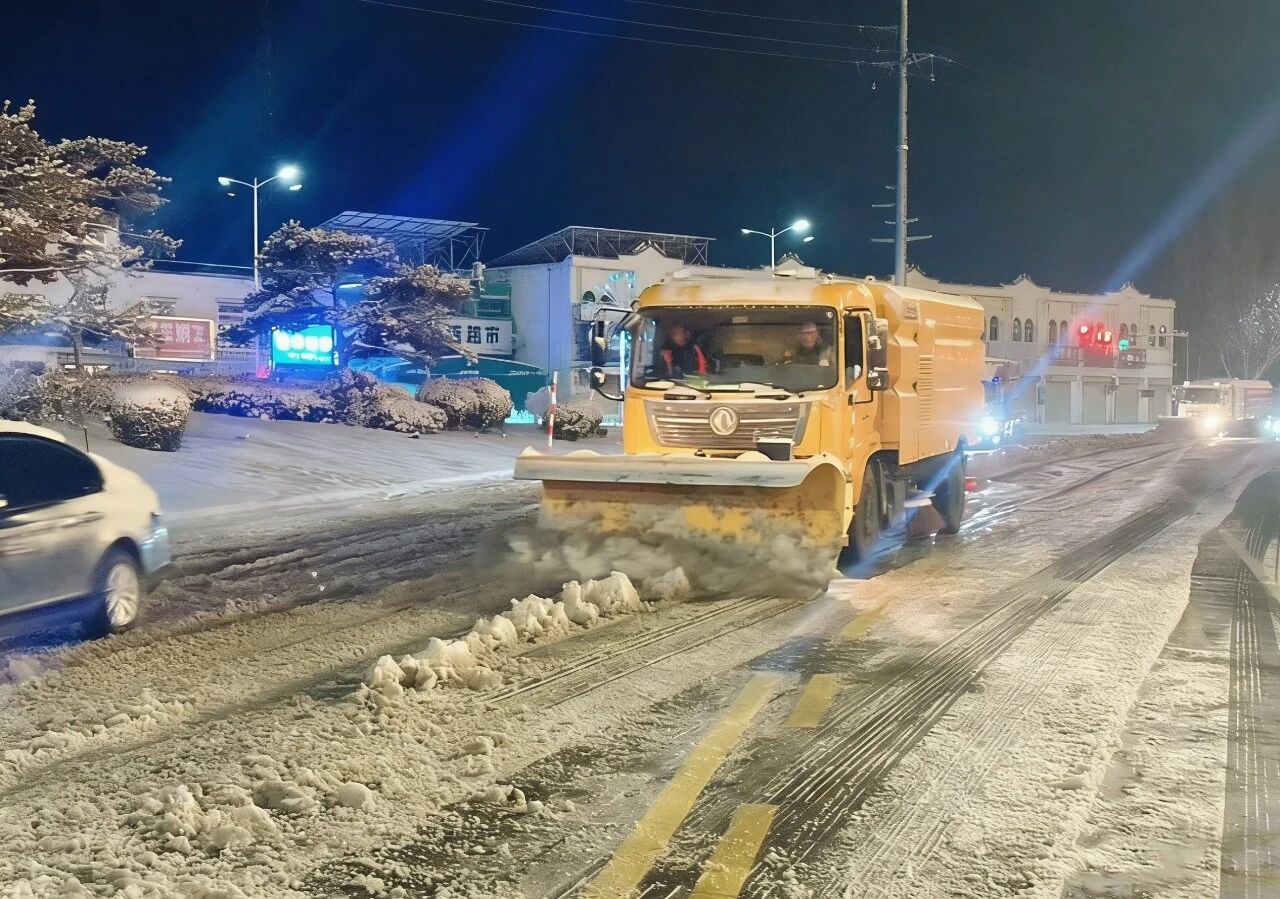 18小时连轴转！徐工除雪设备硬核出击保通畅
